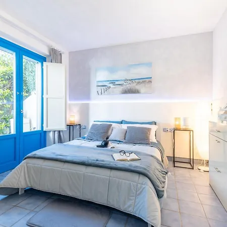 Apartment D R *